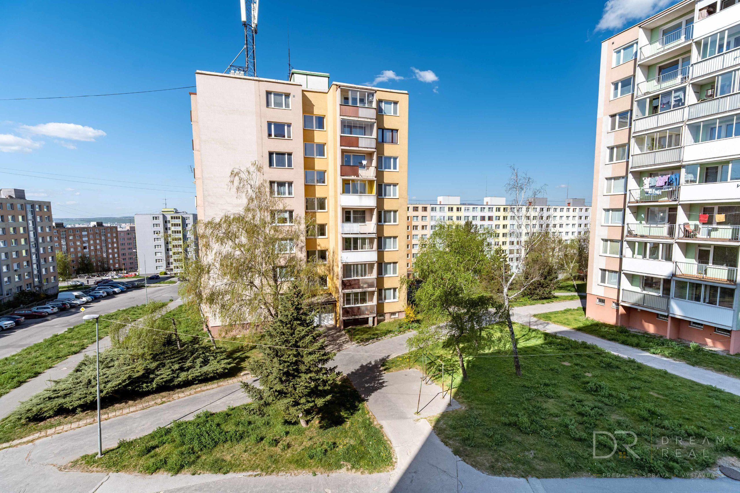 Garsónka s loggiou na Postupimskej ulici – Furča