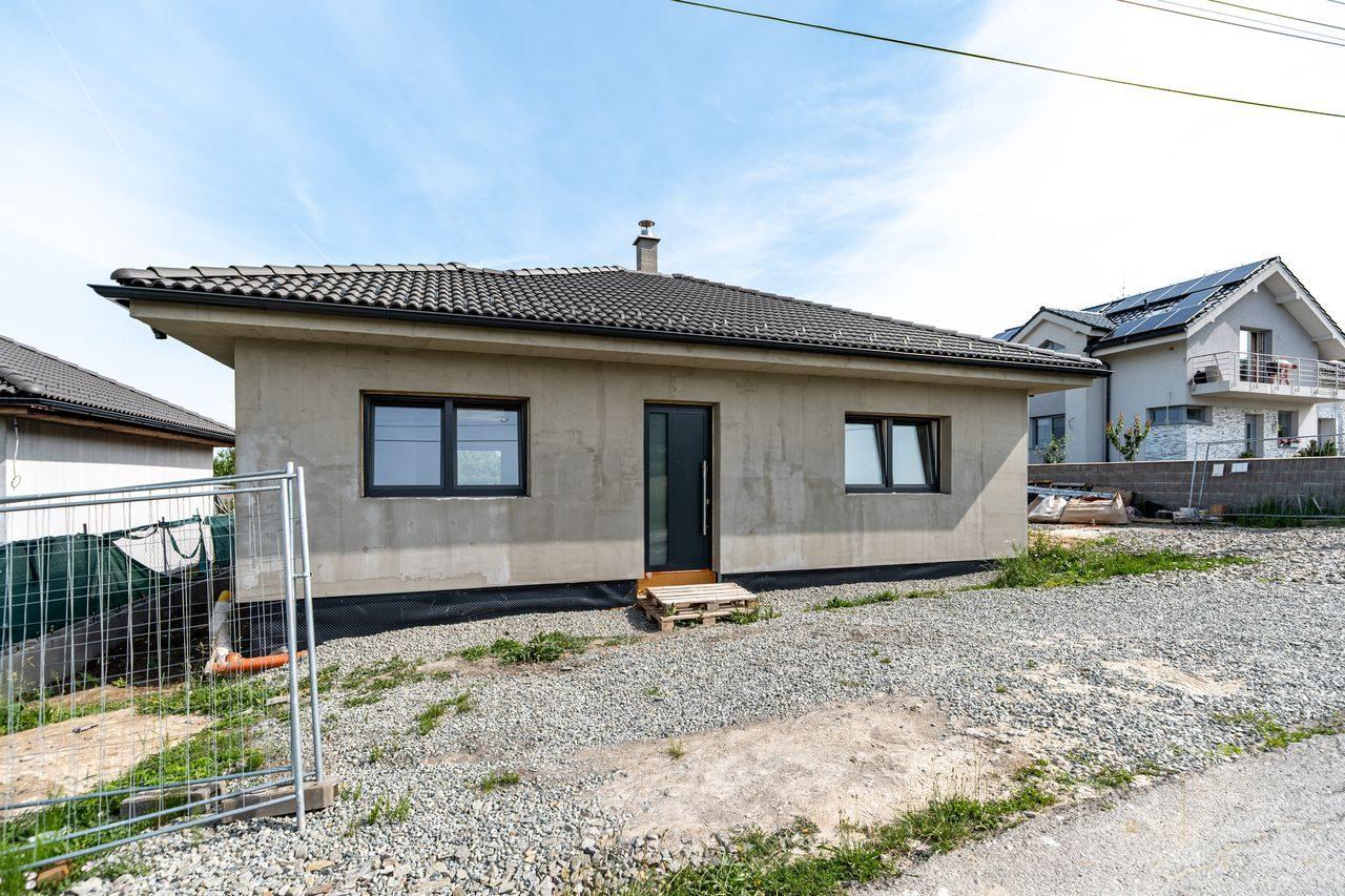 Novostavba 3-izbového domu s pozemkom 441 m² v Ďurkove – za cenu bytu v Košiciach