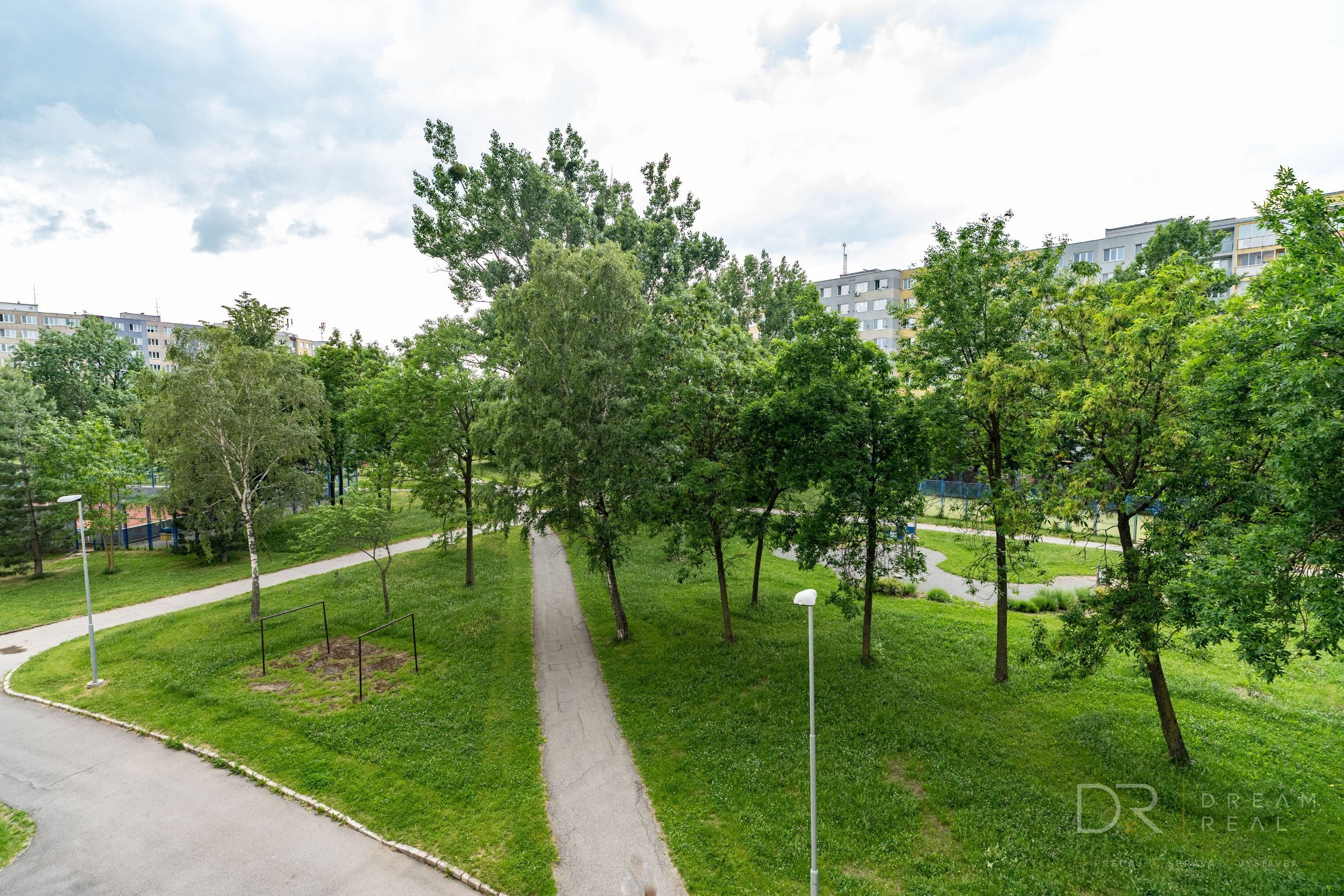 1,5-izbový byt s oddelenou spálňou, 40 m² a výhľadom do zelene