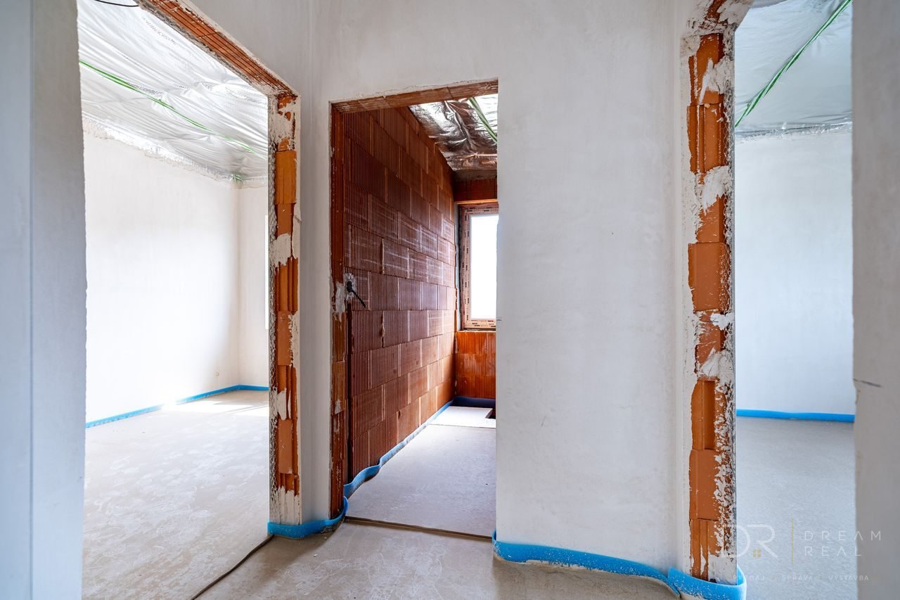 Novostavba 3-izbového domu s pozemkom 441 m² v Ďurkove – za cenu bytu v Košiciach
