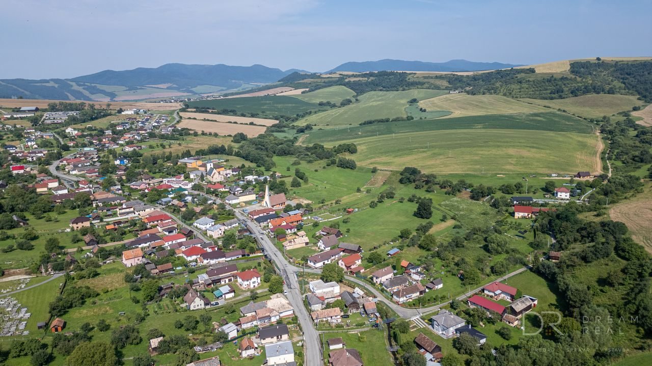 Novostavba s veľkým pozemkom na predaj v obci Hrabkov