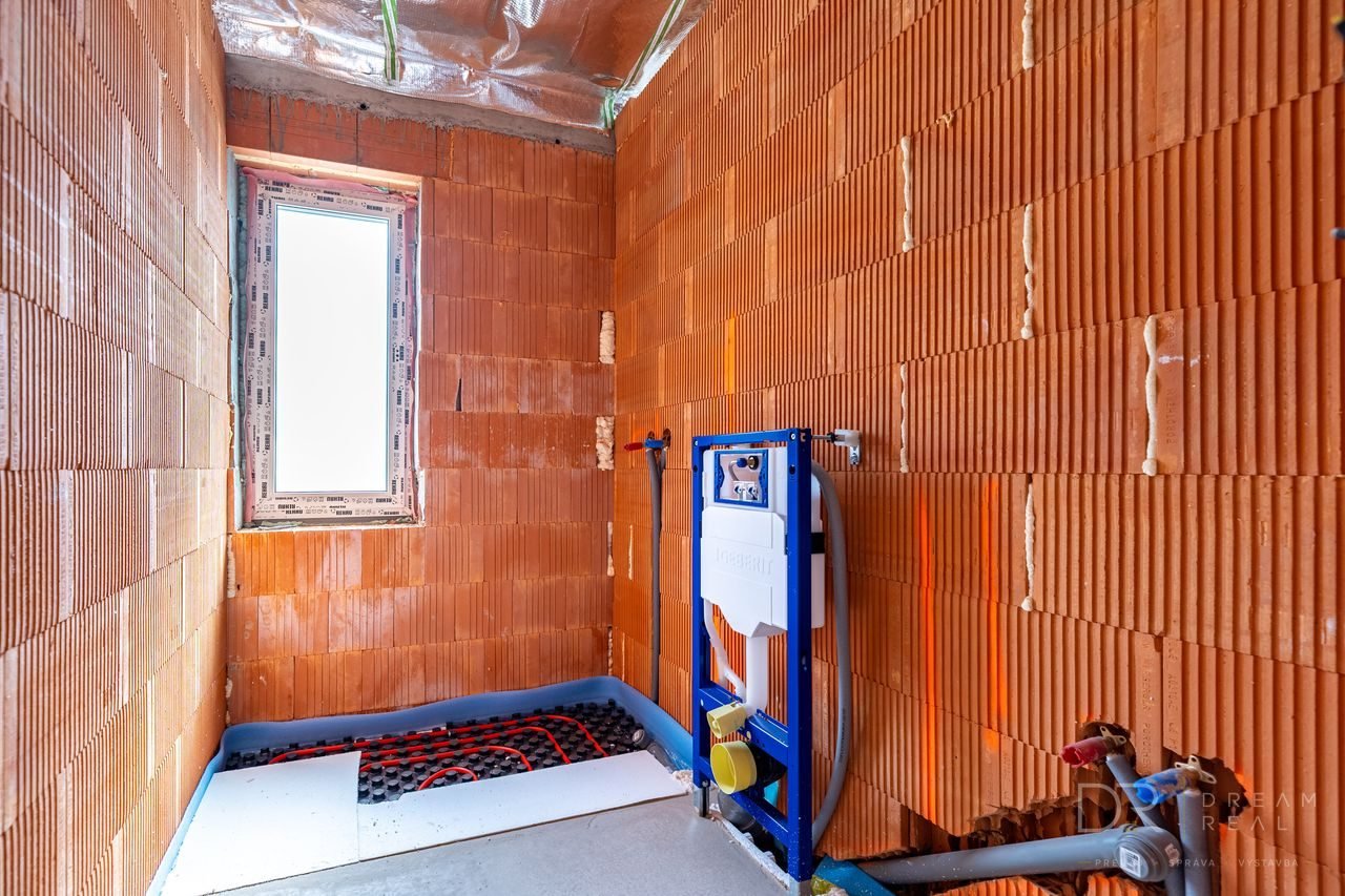 Novostavba 3-izbového domu s pozemkom 441 m² v Ďurkove – za cenu bytu v Košiciach