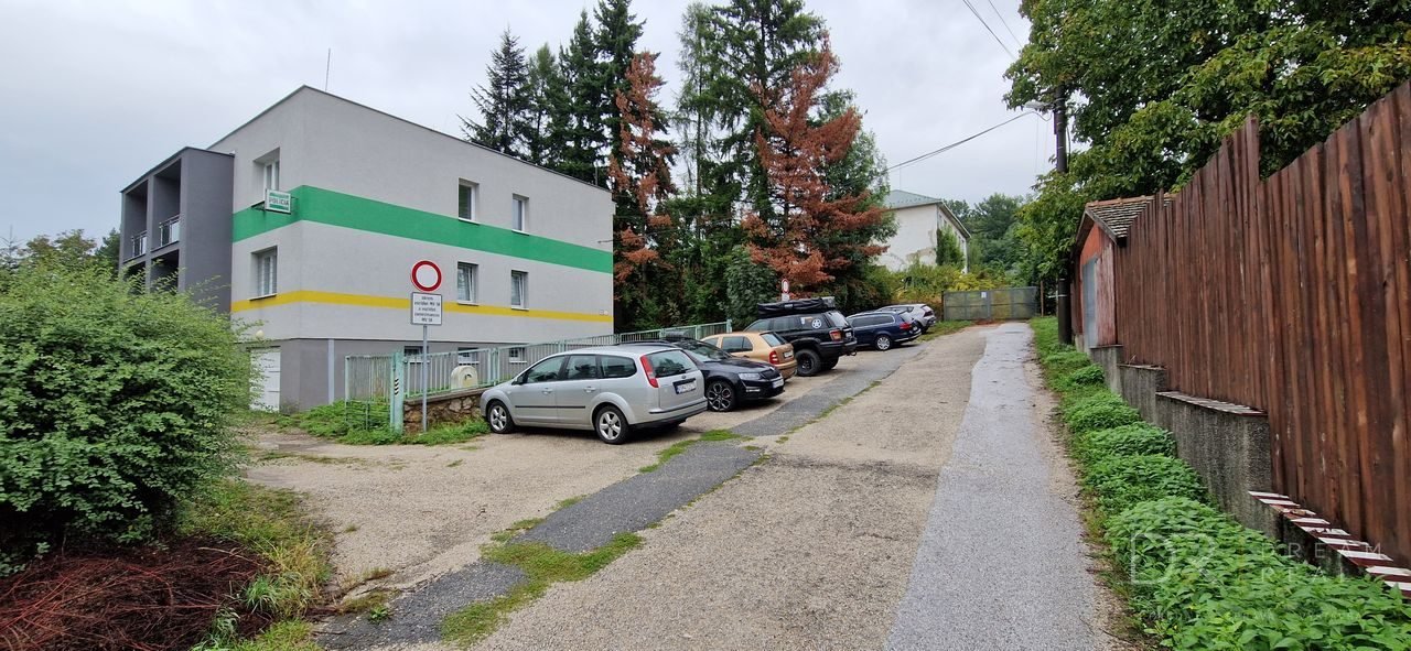 Budova bývalej základnej školy, Jasov, Košice - okolie