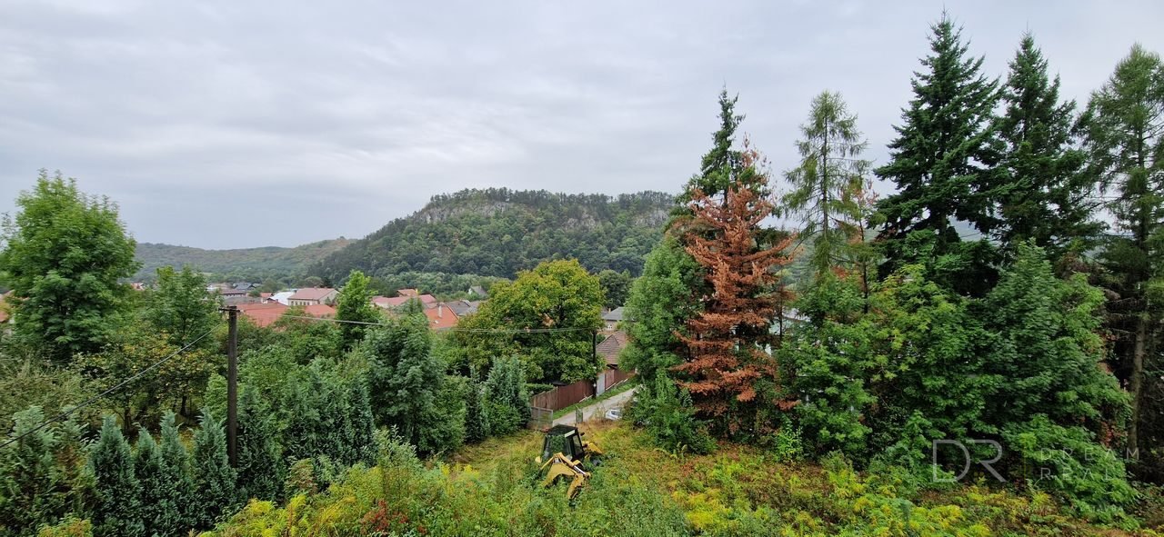 Budova bývalej základnej školy, Jasov, Košice - okolie