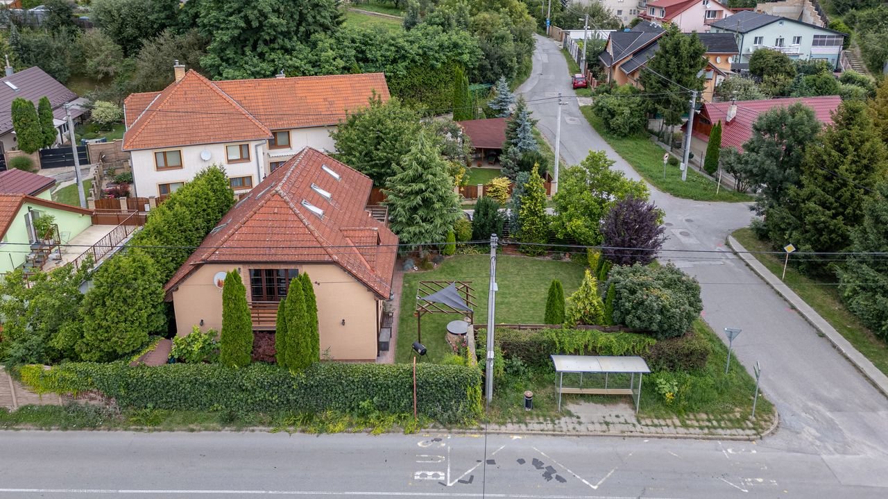 Predaj rodinného domu v Myslave s garážou a terasou