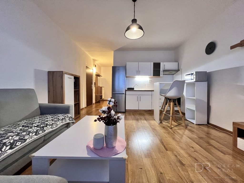 Predaj 1,5-izbového bytu, Talinská – Nad Jazerom