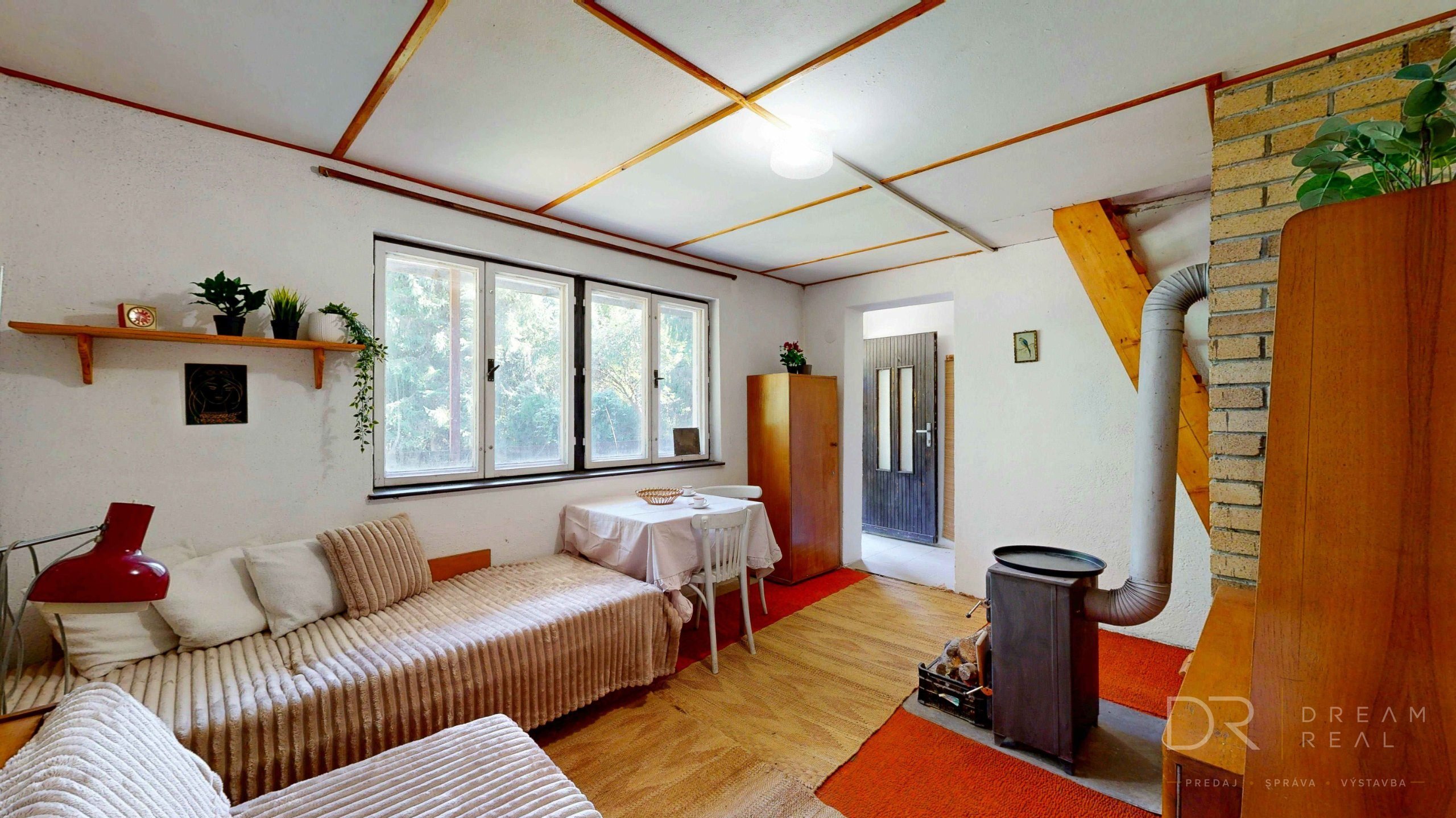Záhradou (758 m²) s murovanou chatou v obci Sokoľ - Uhrinč
