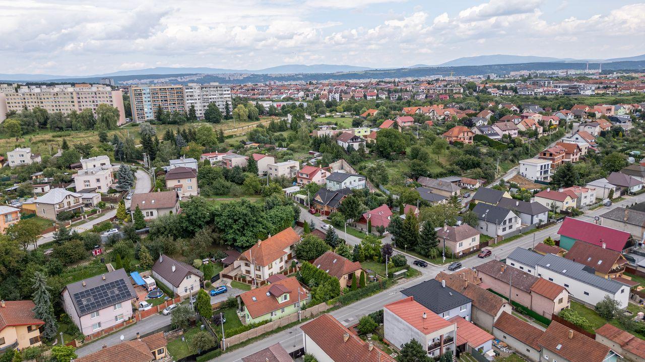 Predaj rodinného domu v Myslave s garážou a terasou