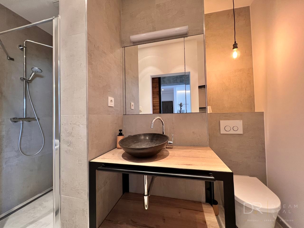 Na prenájom priestranný 2-izbový byt s balkónom a klimatizáciou – Hlinkova, Košice