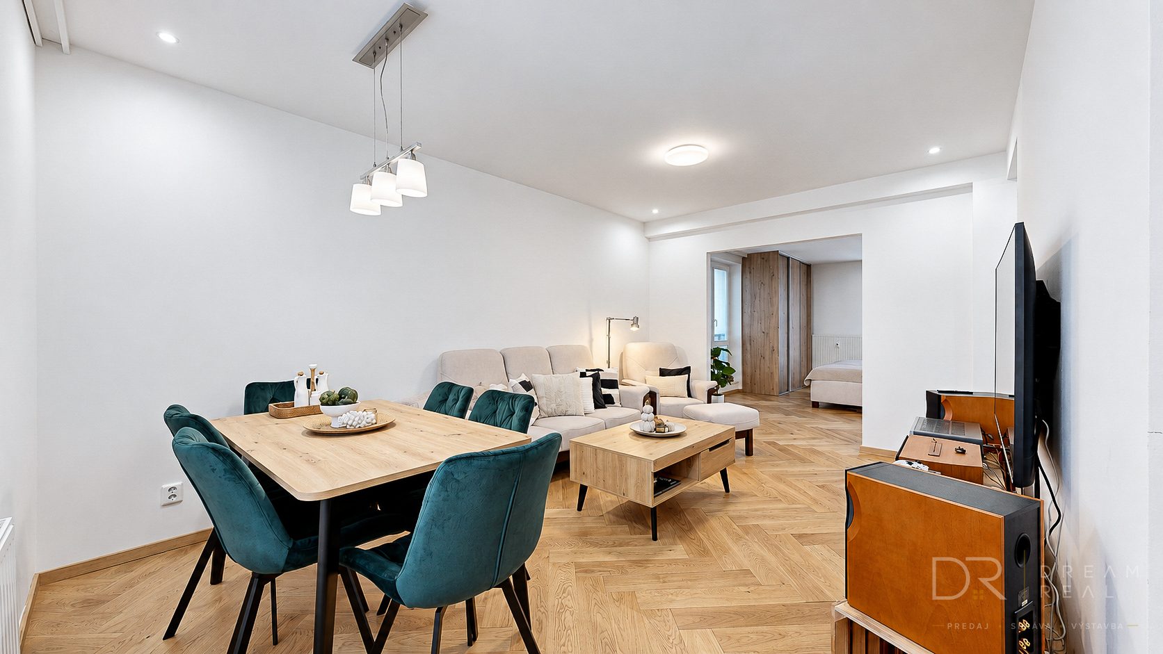 Novo-zrekonštruovaný 2-izbový tehlový byt s balkónom na Severe