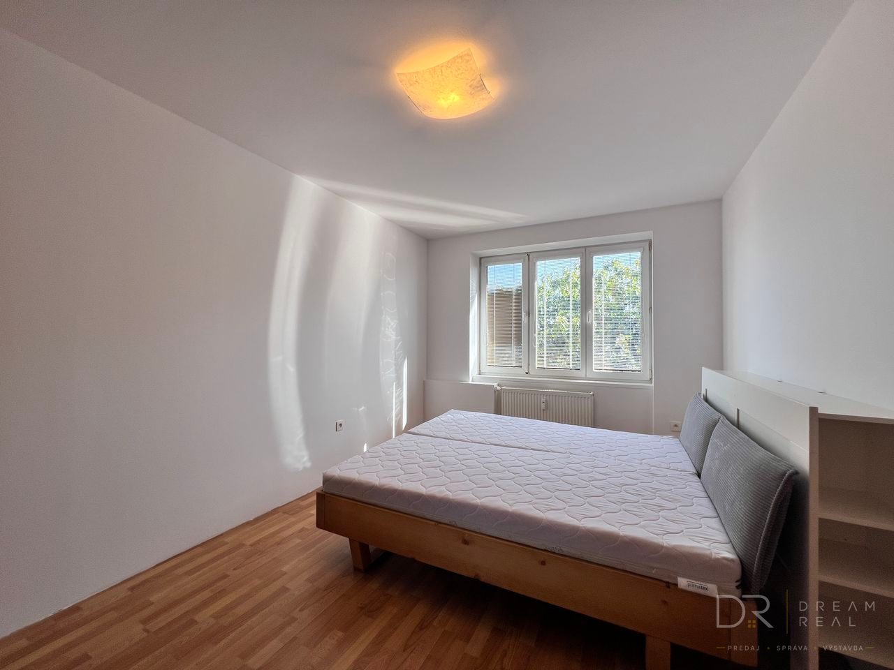 Na prenájom priestranný 2-izbový byt s balkónom a klimatizáciou – Hlinkova, Košice