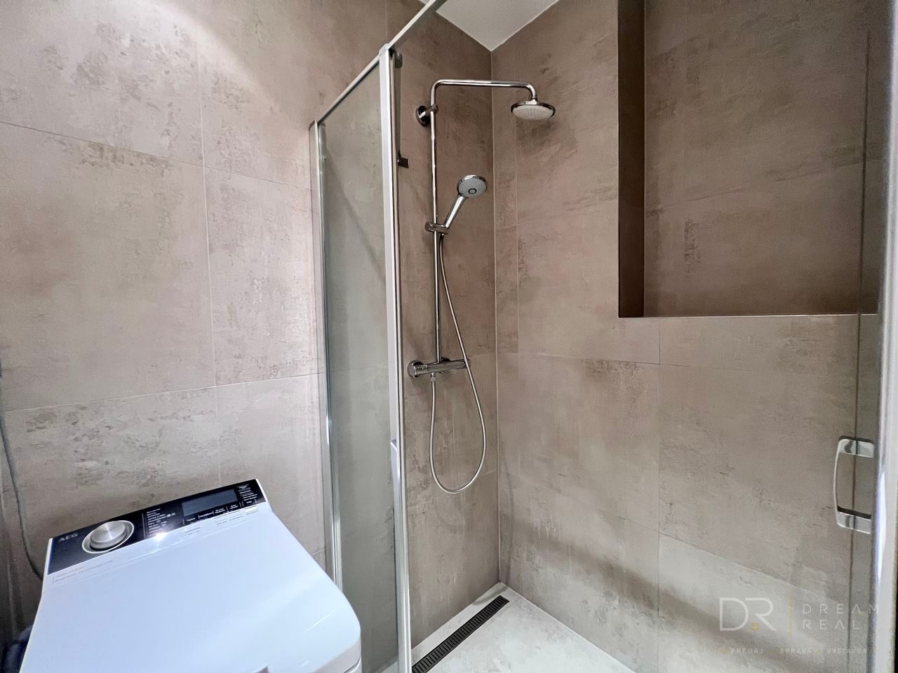 Na prenájom priestranný 2-izbový byt s balkónom a klimatizáciou – Hlinkova, Košice